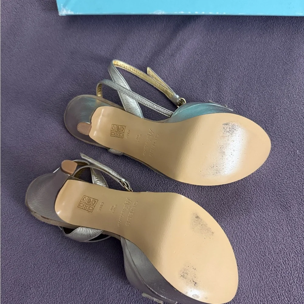 Beautiful Guess by Marciano Gold Stella High Heels. Size 6.5 - Picture 4 of 8